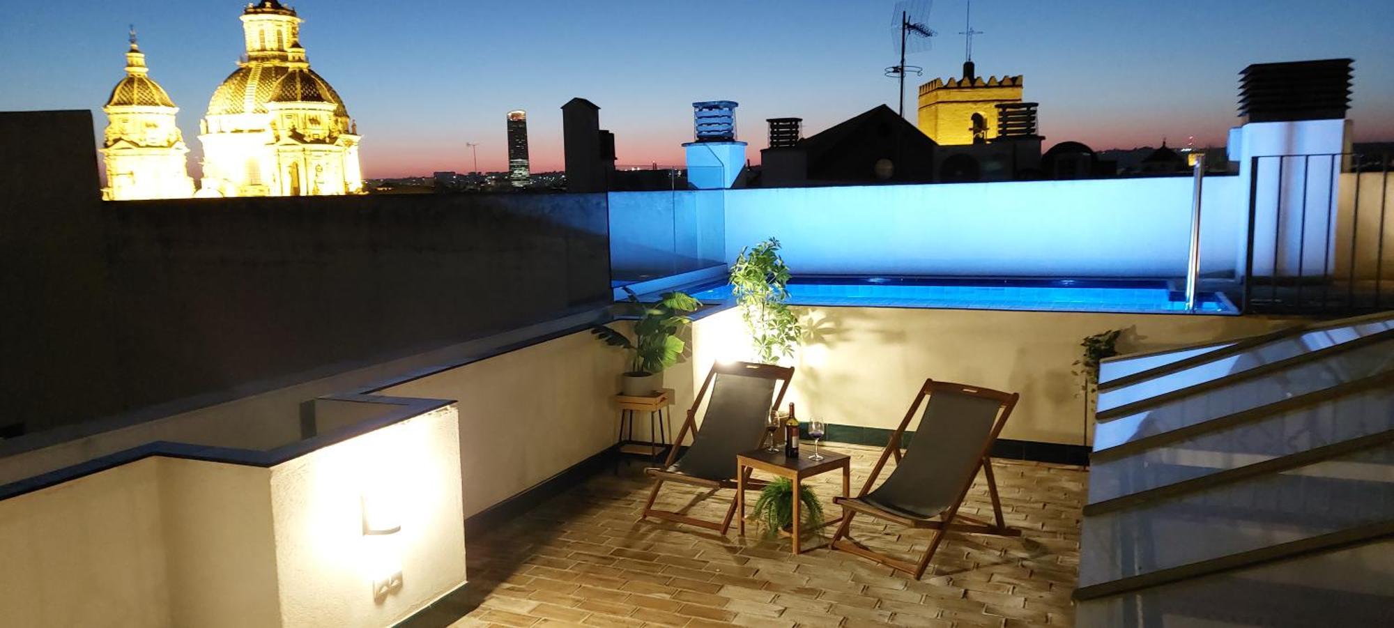 San Luis Downtown & Pool * Sevilla